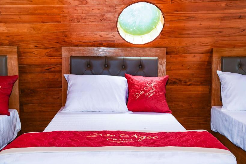 Cat Ba Bay Cruises Botel 2*