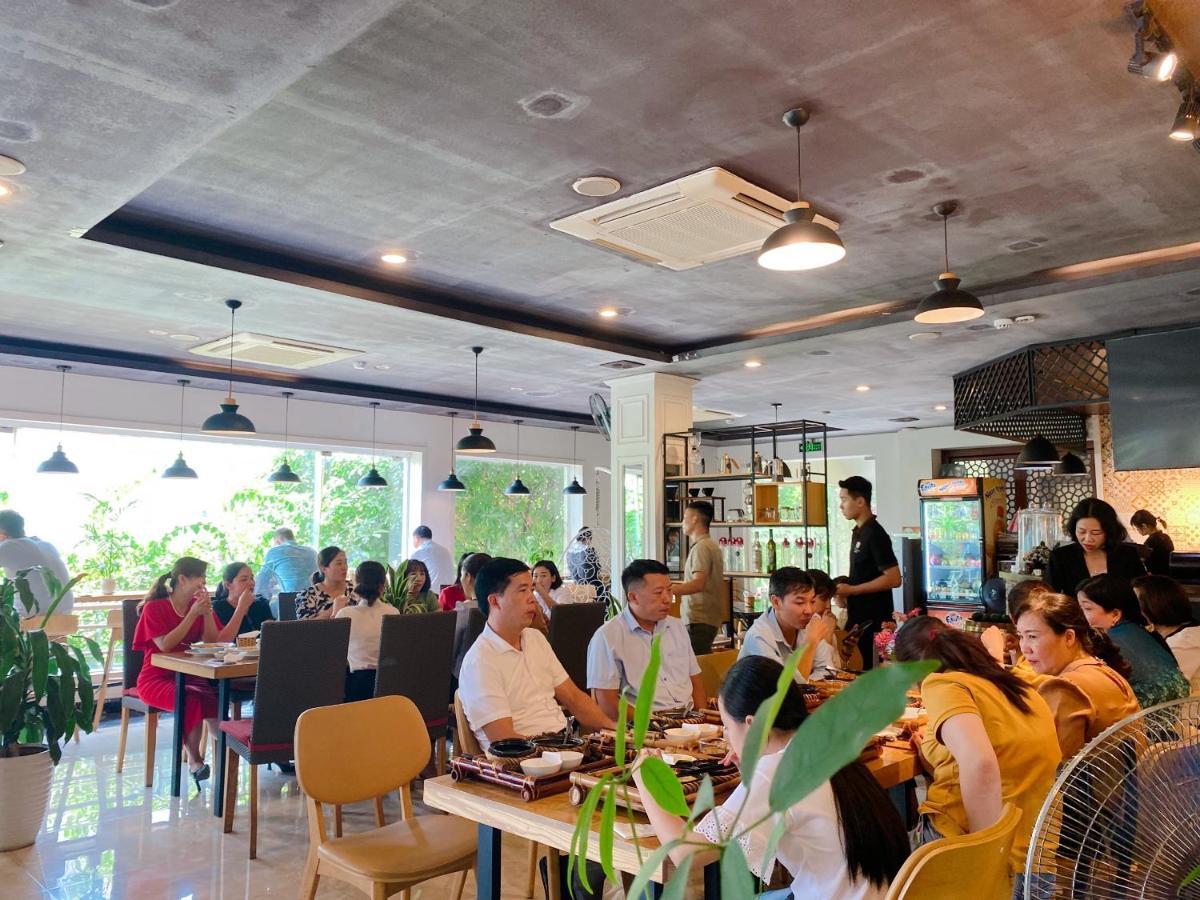 Sen Trang Hotel 2*