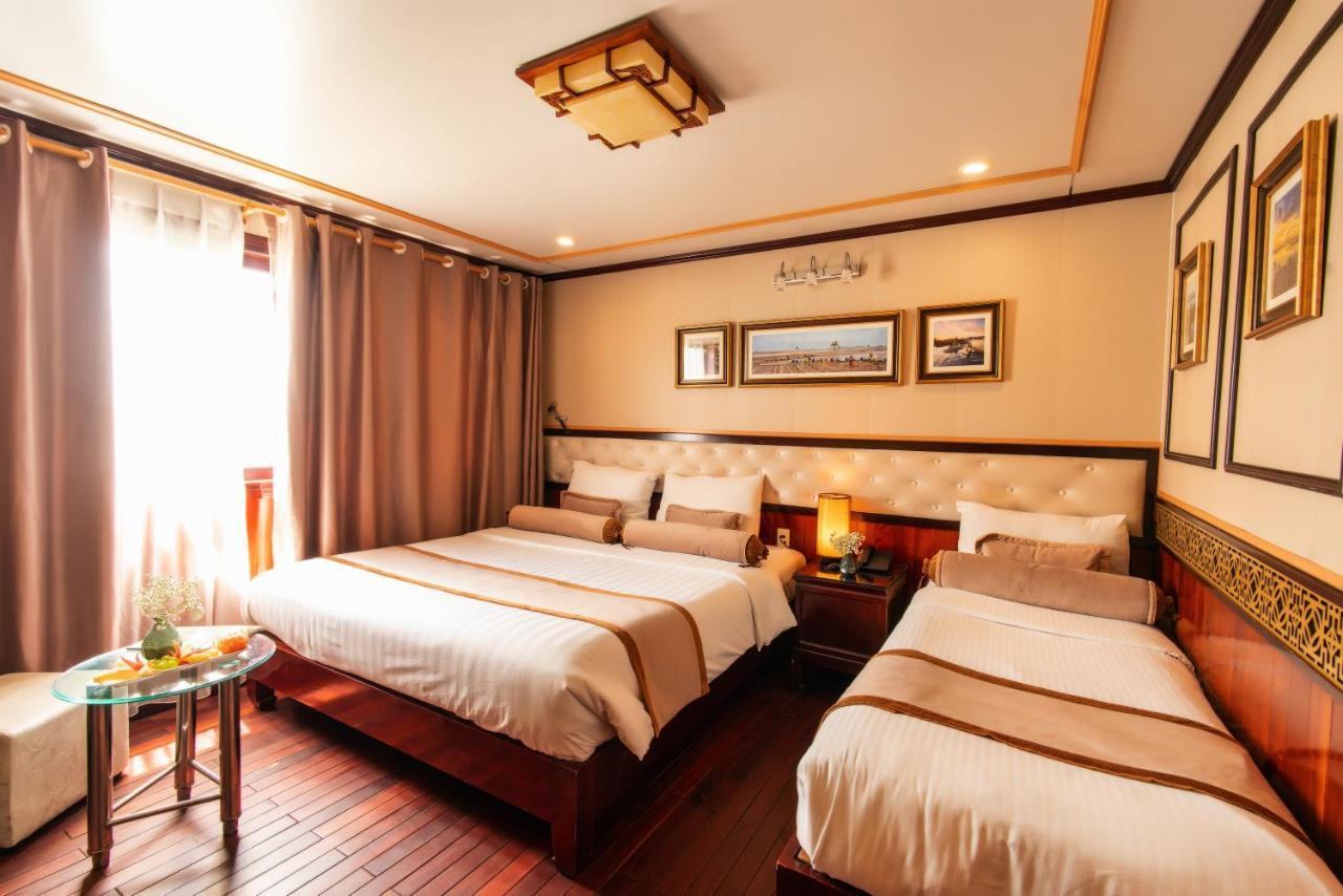 Swan Cruises Halong  Ha Long