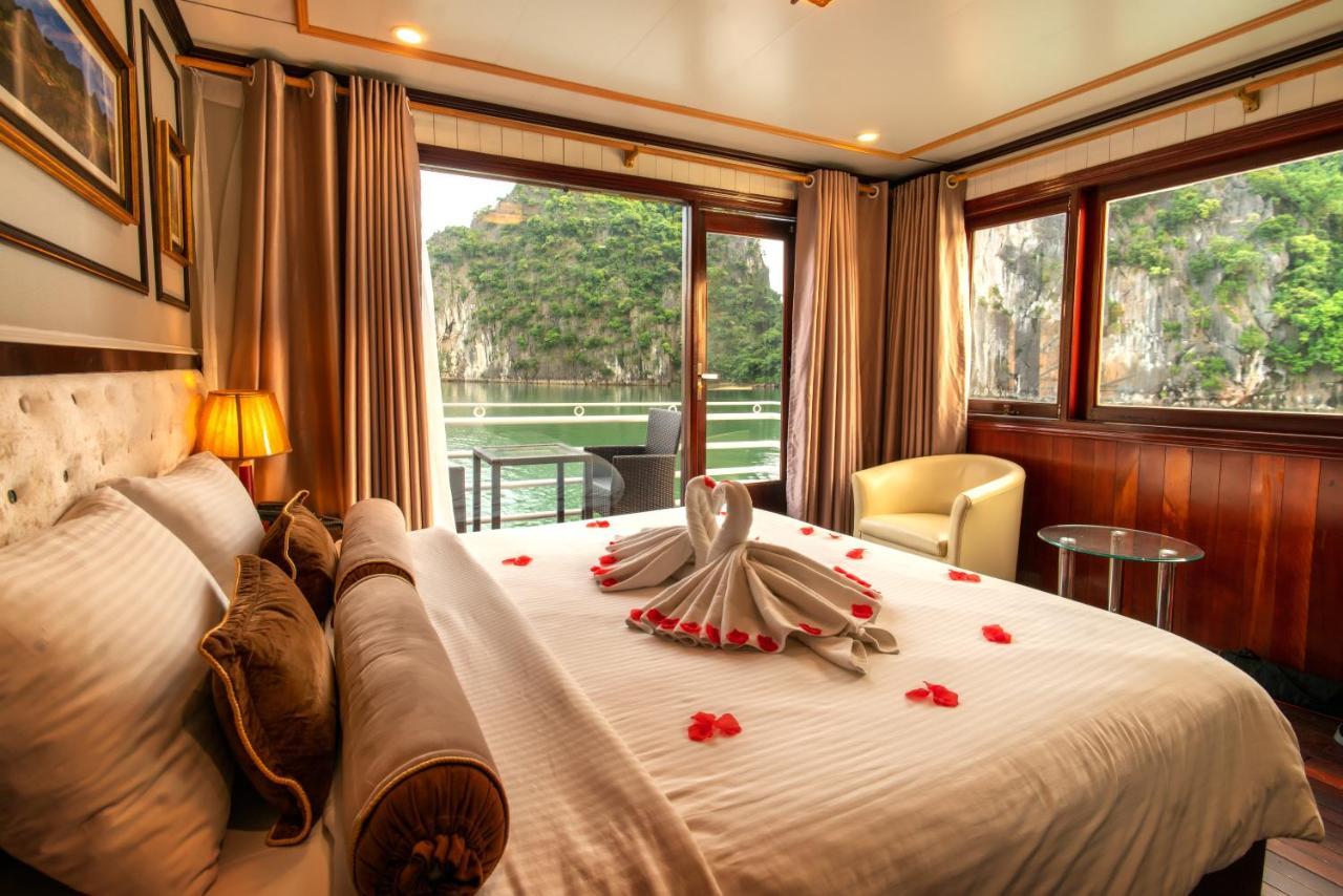  Swan Cruises Halong Ha Long