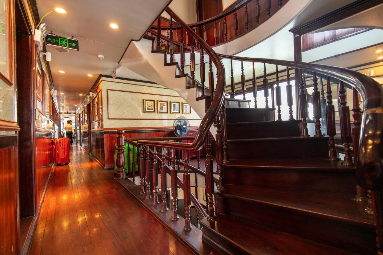  Swan Cruises Halong 4*