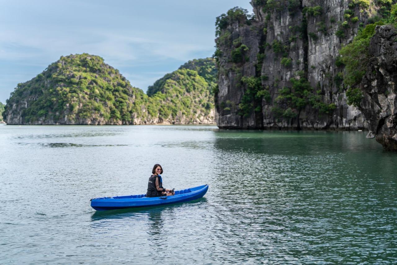 Swan Cruises Halong  Ha Long