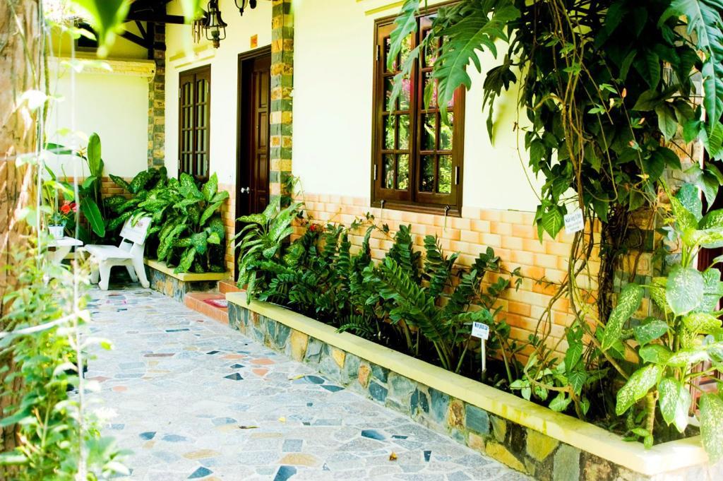 Thanh Khách sạn 2*