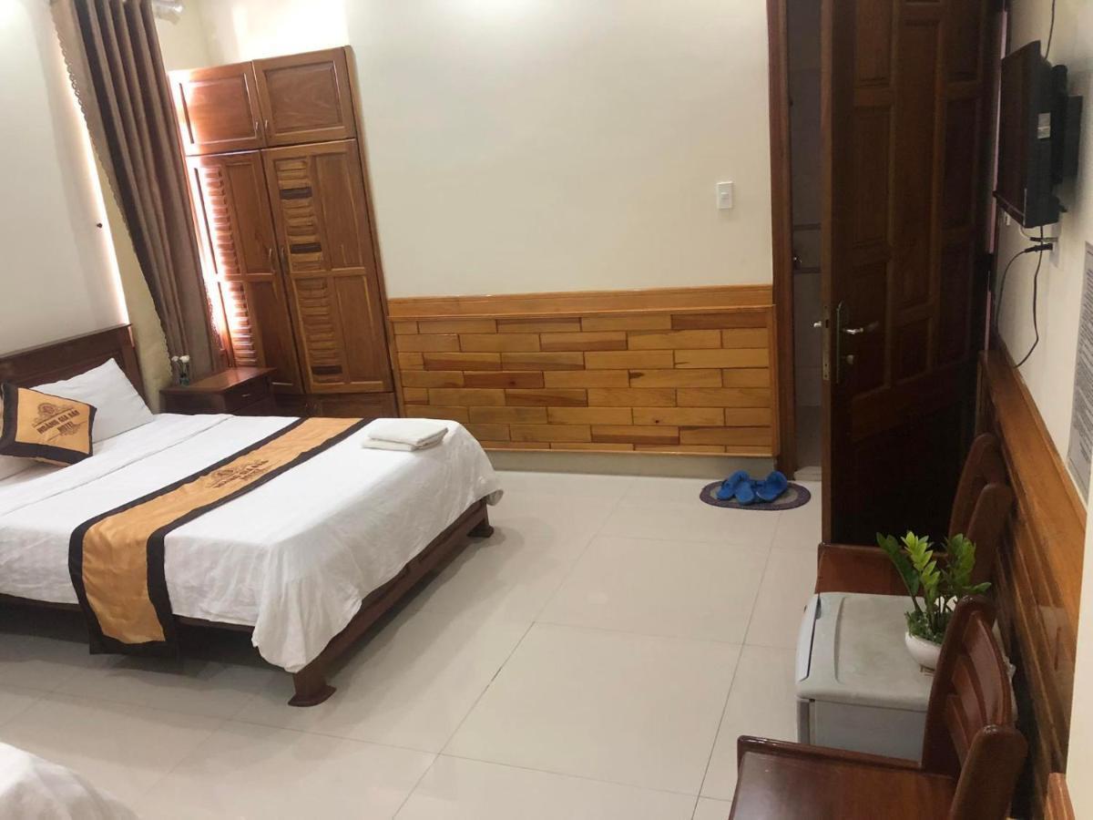 Hoàng Gia Bảo 2*