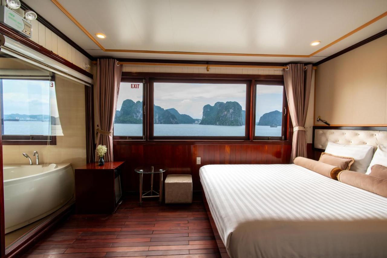 Swan Cruises Halong  Ha Long