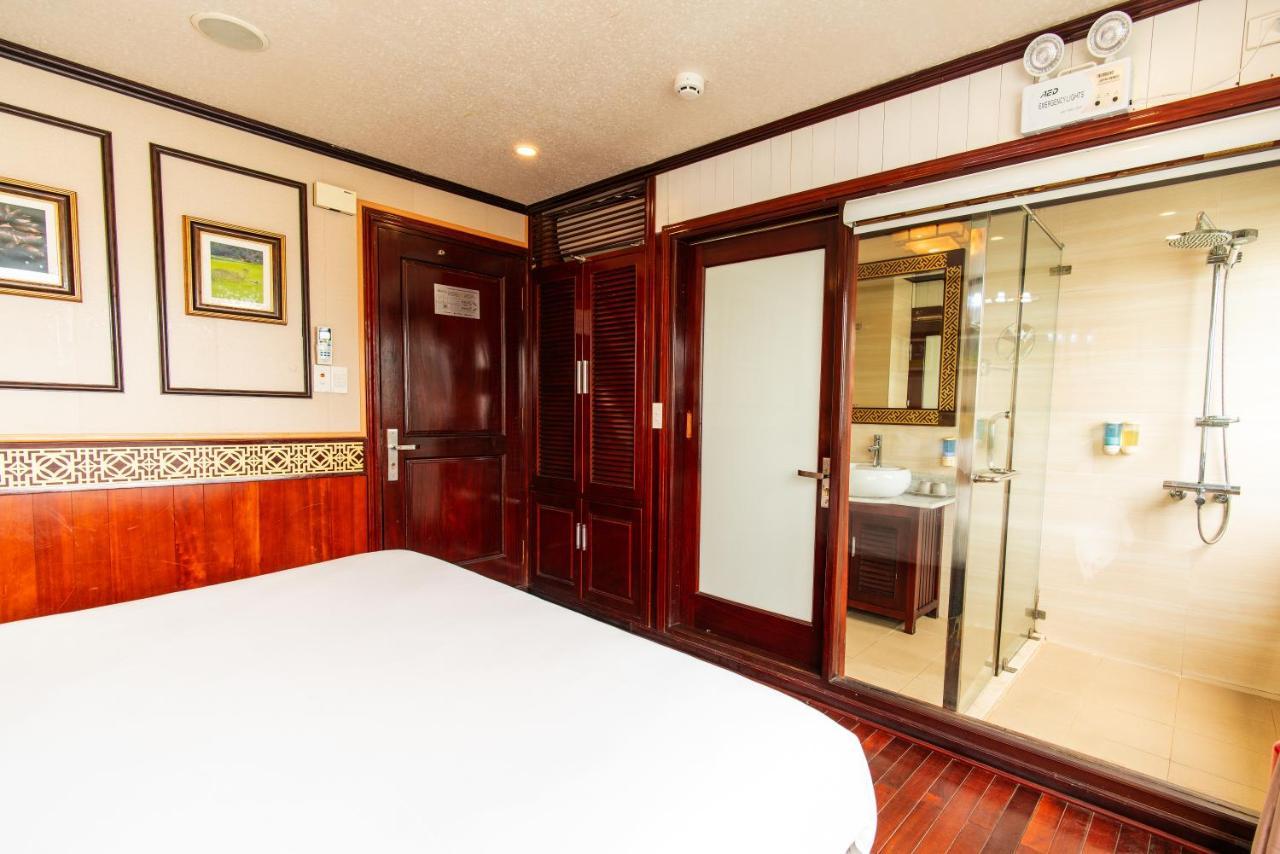  Swan Cruises Halong
