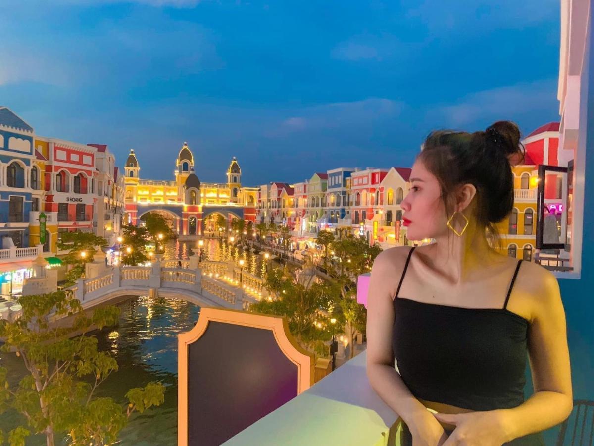 Hana & Coconut Mini Grand World Phu Quoc
