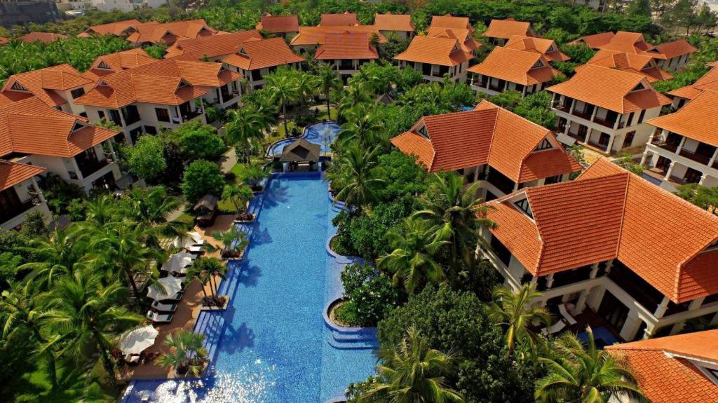 Tropical Villas Beach Villa *