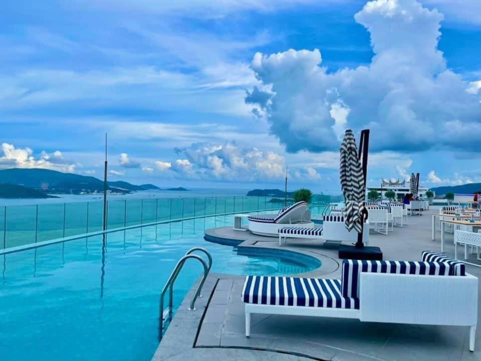 Khách sạn hẻo lánh Lustay Panorama Nha Trang