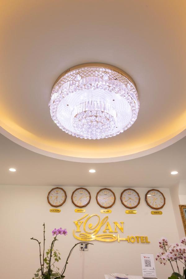 Khách sạn Khach San Y Lan 2 2*