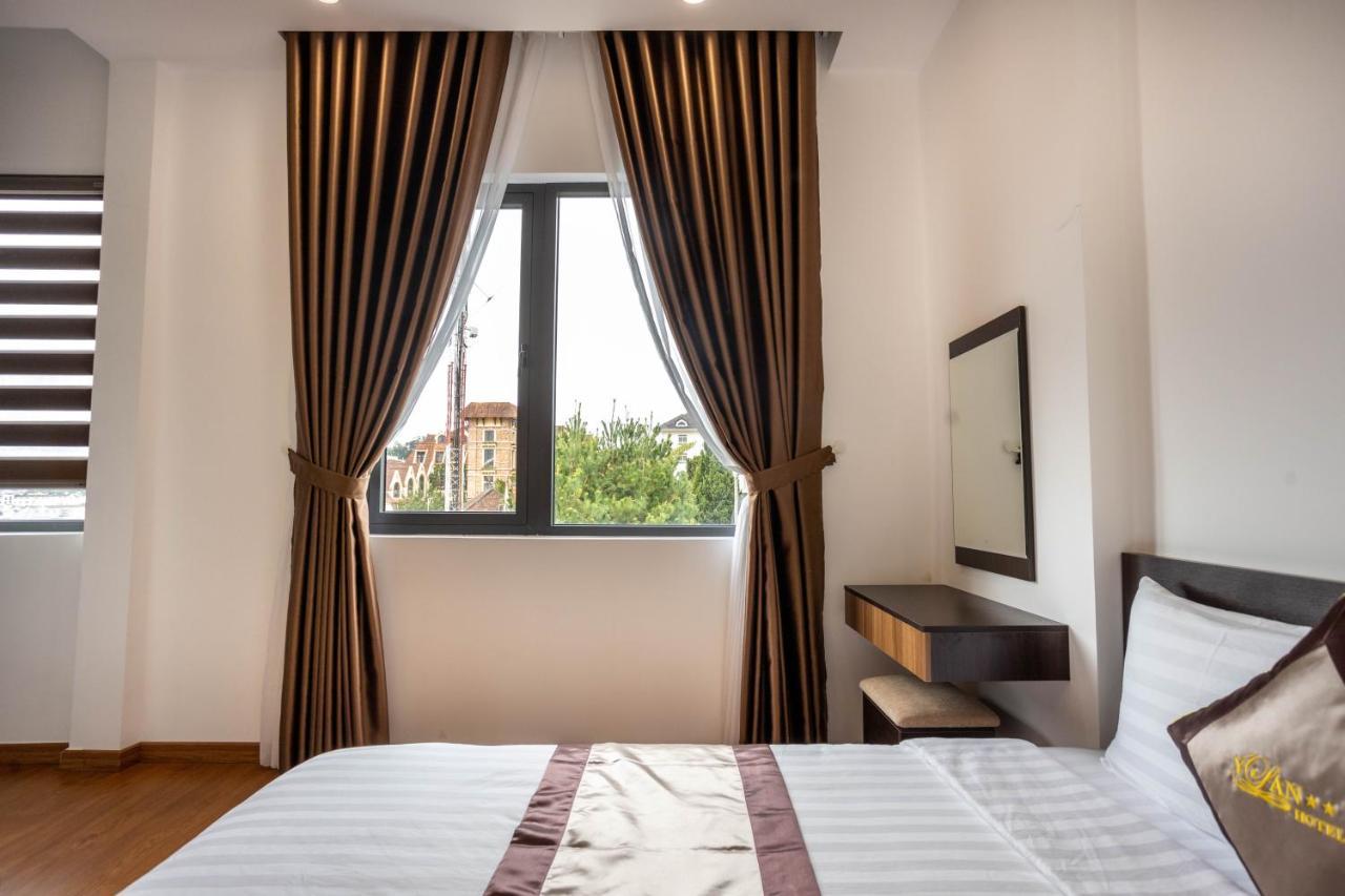 Khách sạn Khach San Y Lan 2 2*
