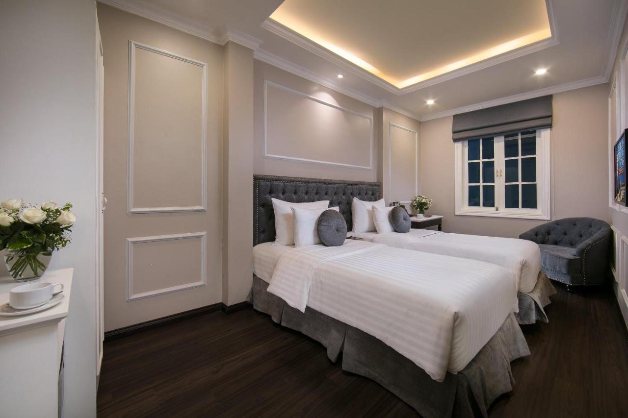Khách sạn Flora Centre & 4*