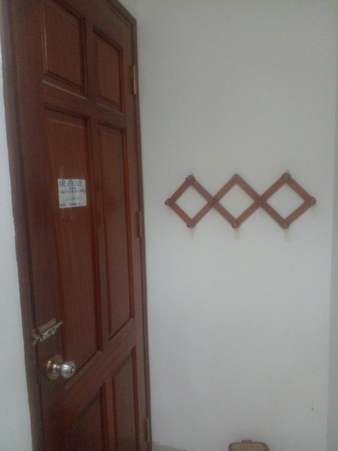 Bed & Breakfast Nam Cuong - Phong Don Co Cua So Thoang Mat Khep Kin - Thang Hà Nội