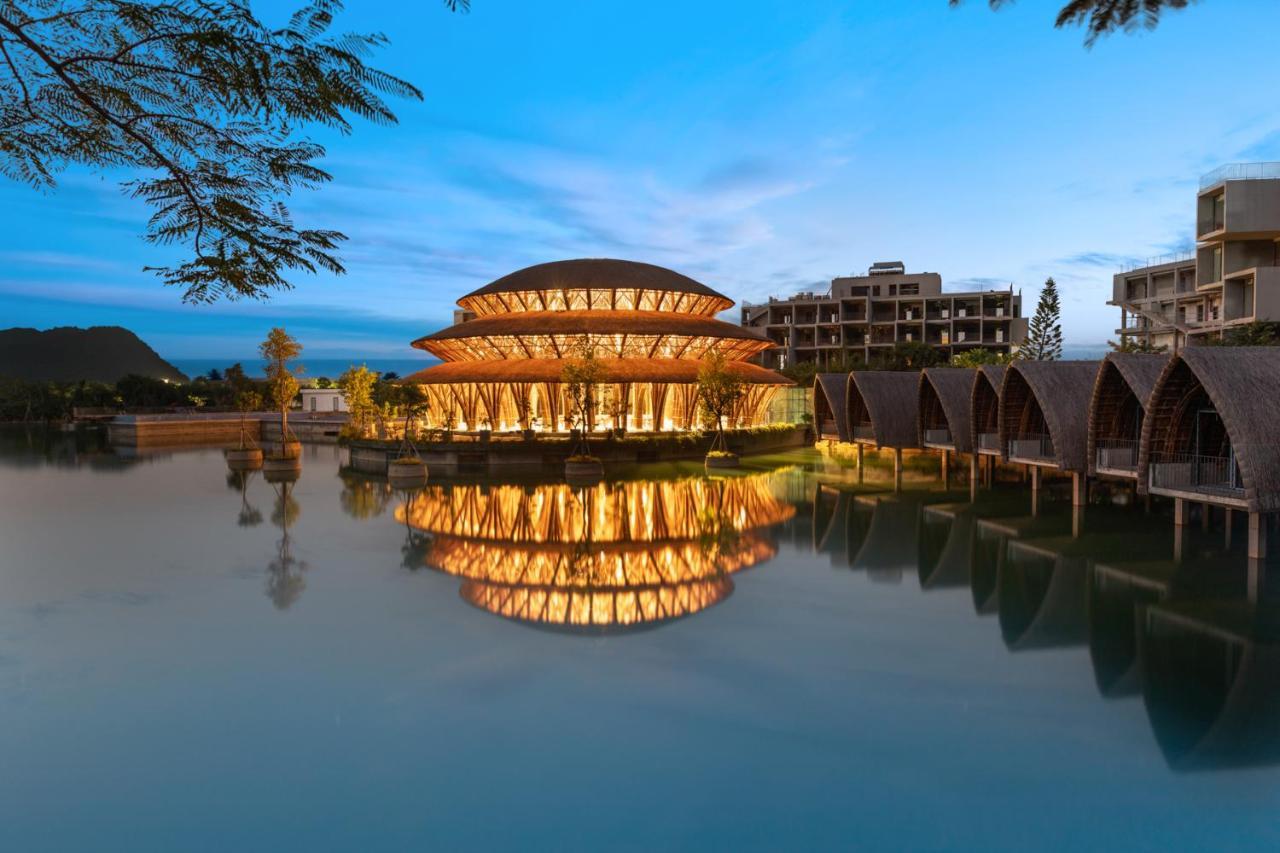 Wyndham Grand Vedana 5*
