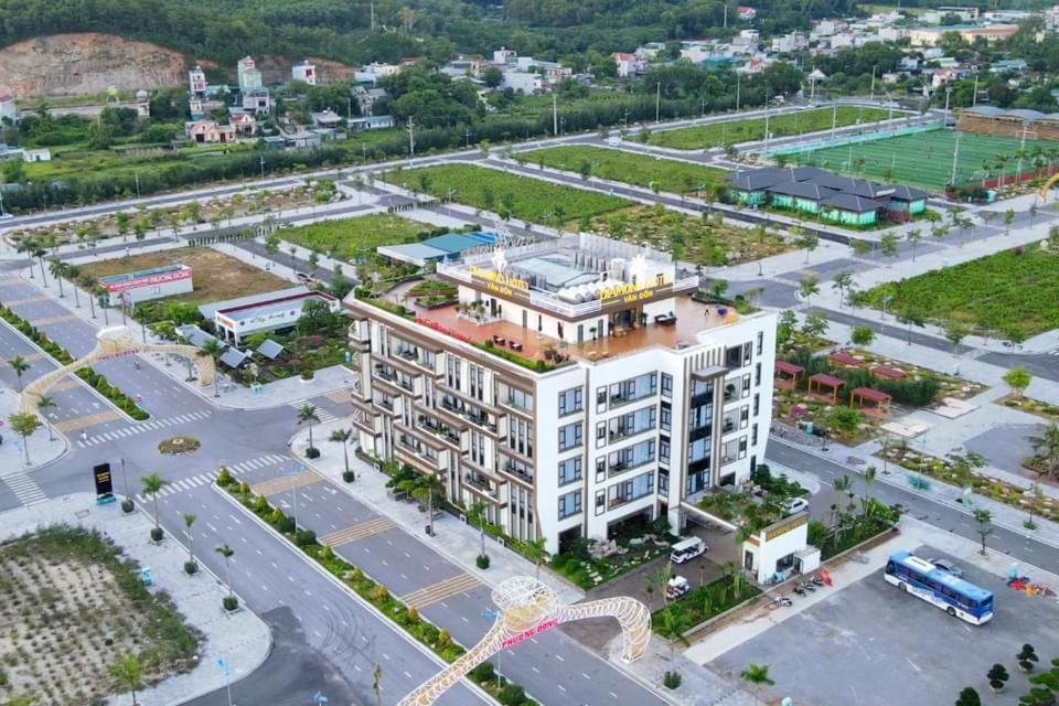 Diamond Vân đồn Khách sạn 4*