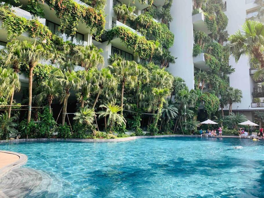 Hoàng Quyên 9 Flamingo đại Lải