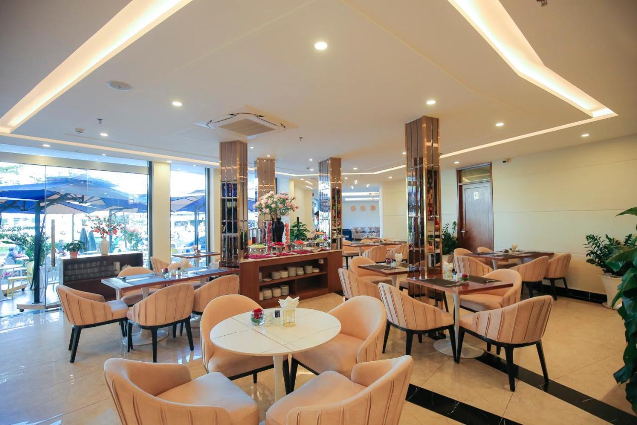 Sandals Flora 4*