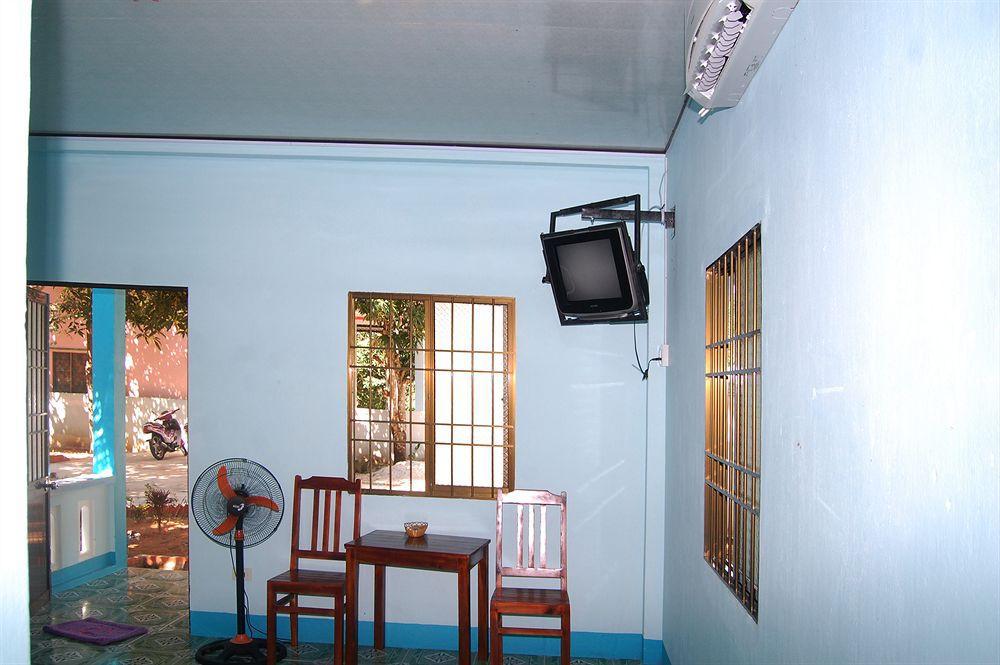 Sunny Hotel