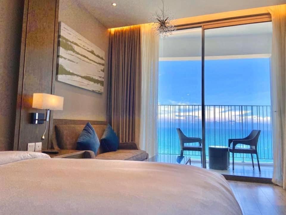 Khách sạn hẻo lánh Lustay Panorama