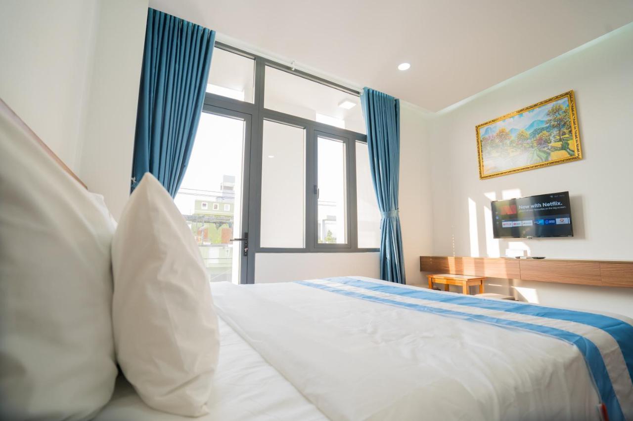 Santini Hotel