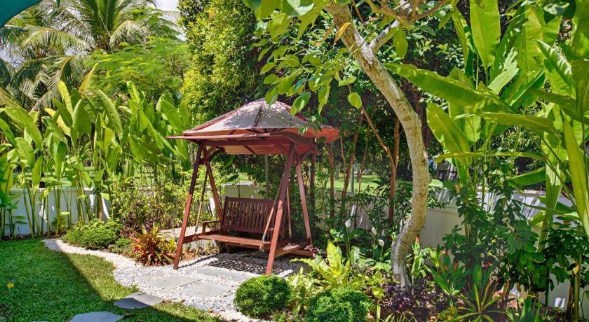 Tropical Villas Beach Villa *