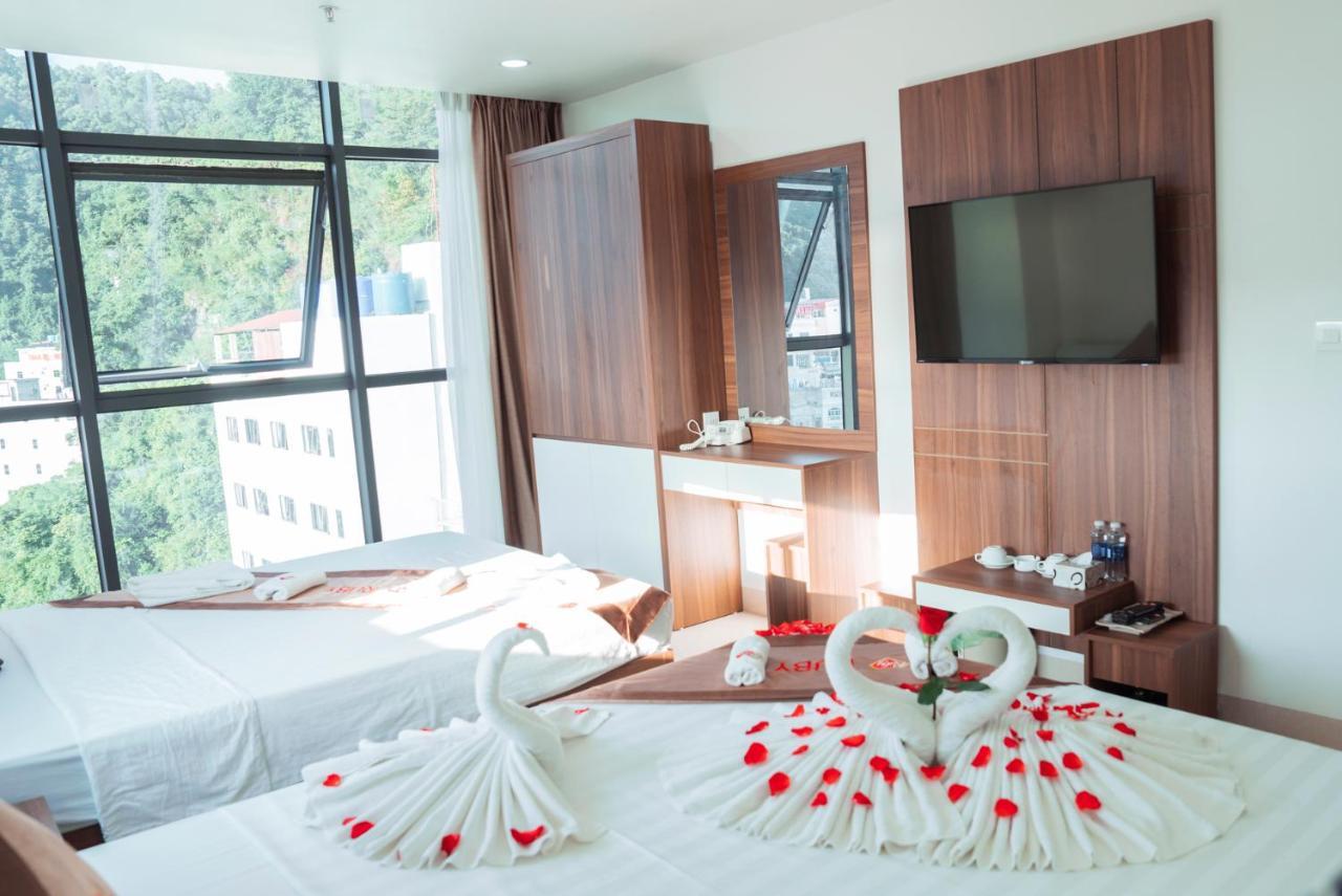 Hong Quang 2* Cat Ba Island