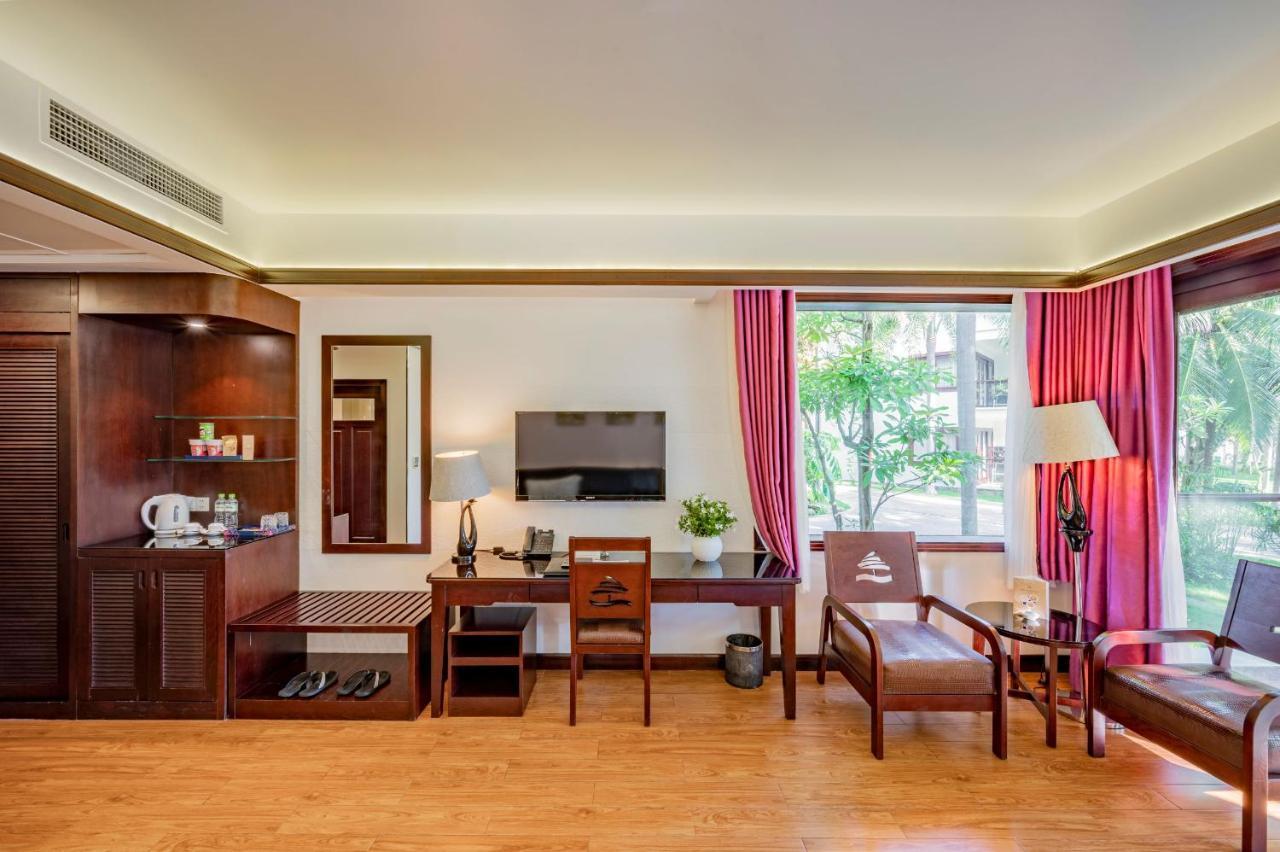 Carmelina 4*