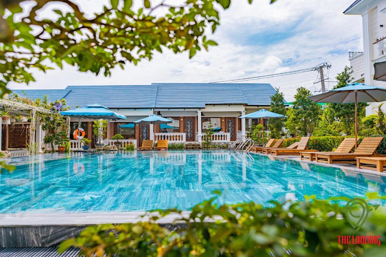 Resort The Landing *
