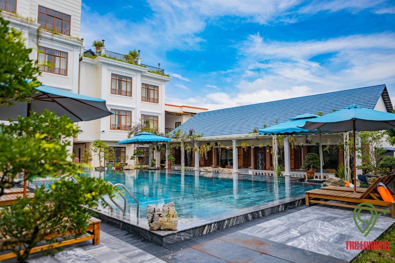 The Landing Resort *
