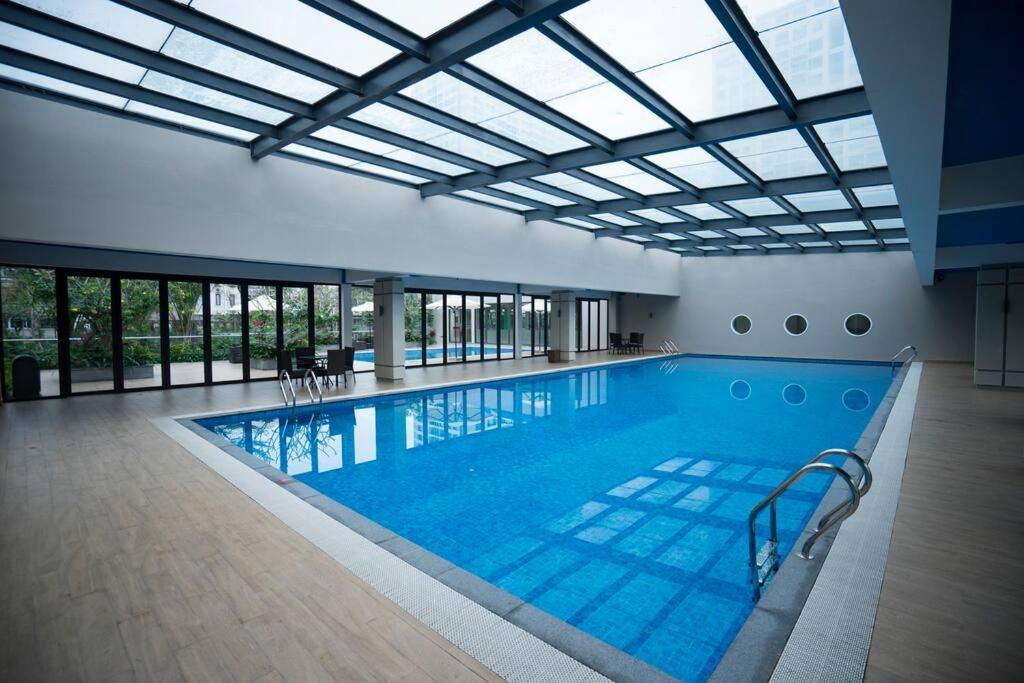 *ha Long @ Bay View-3 Br Apartment *