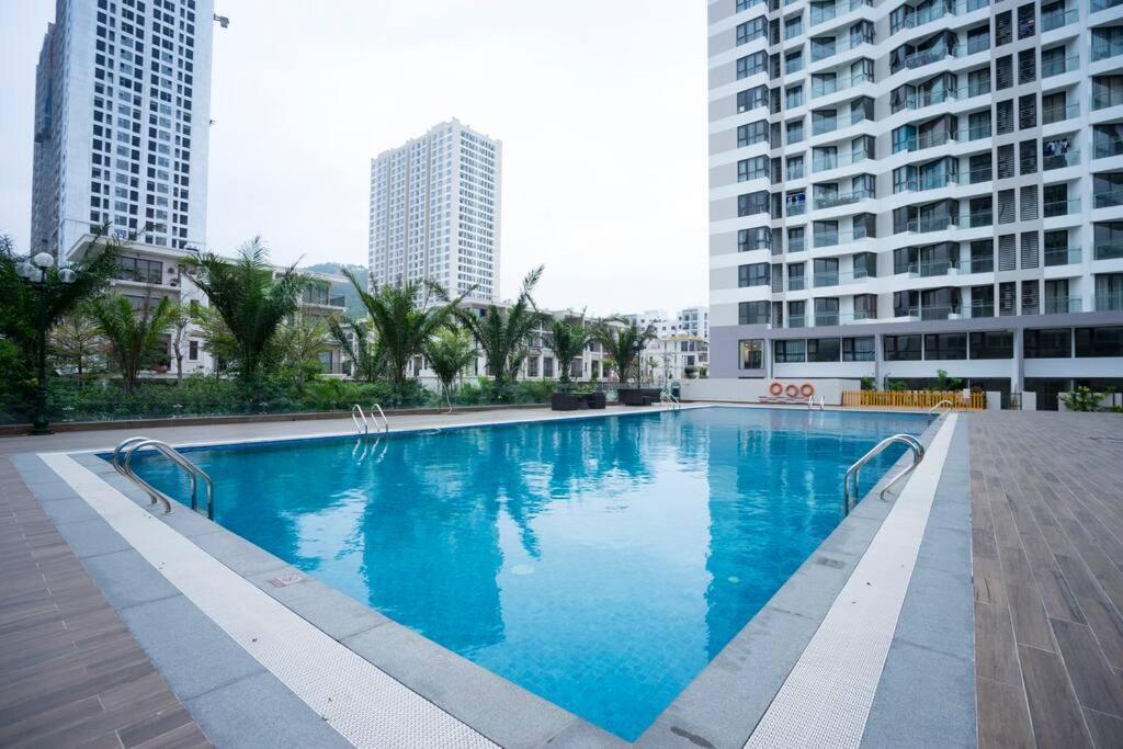 *ha Long @ Bay View-3 Br *