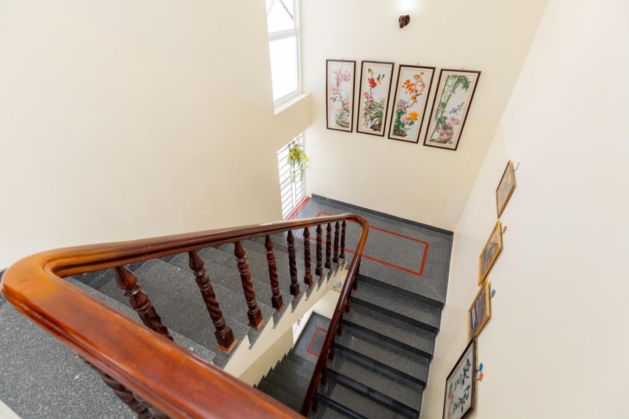 Huong Giang Seaside Villa, *