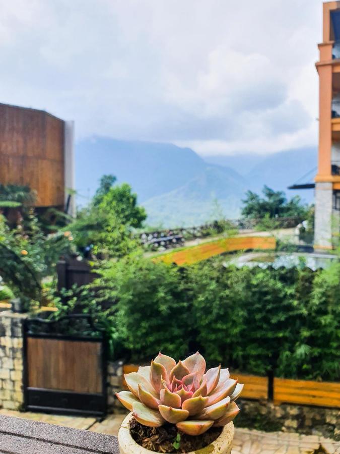Phu Giang Hotel 2*