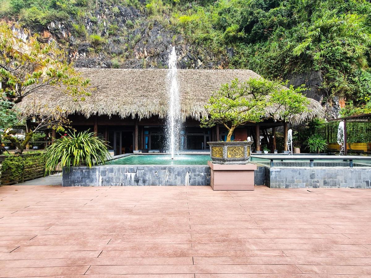 Phu Giang Hotel