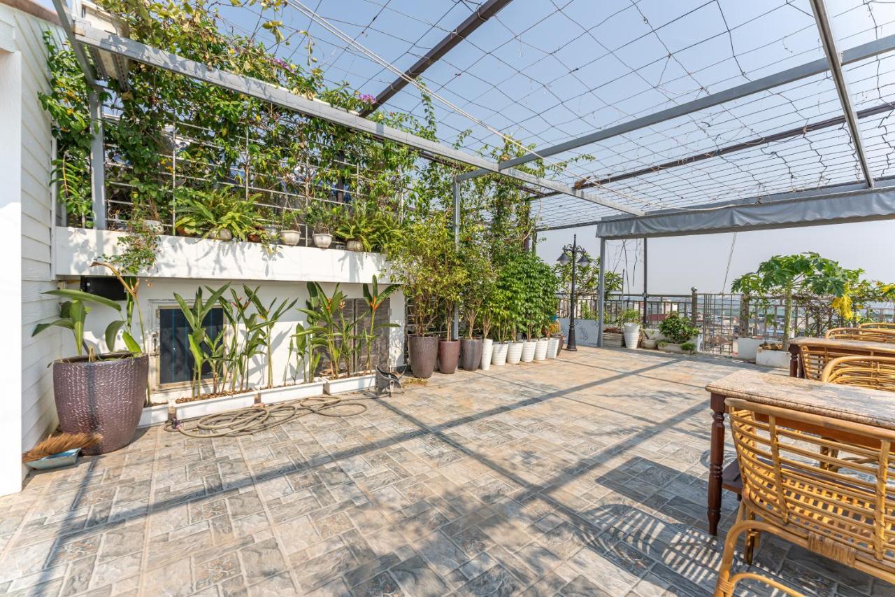 Hotel Veshia &