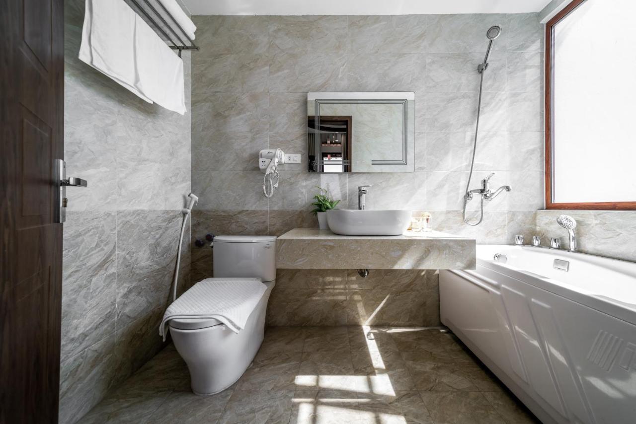 Hotel Veshia &