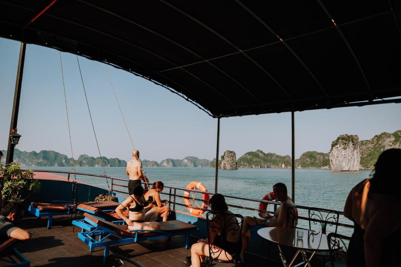 Botel Cat Ba Bay Cruises Dong Khe Sau