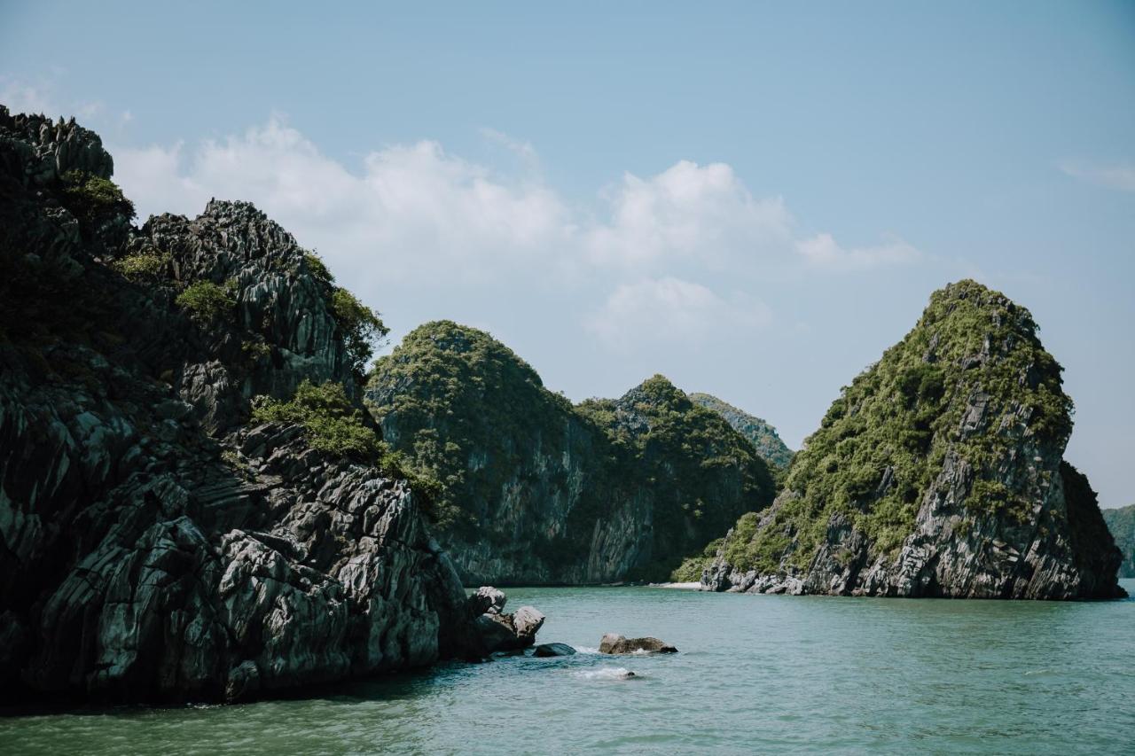 Cat Ba Bay Cruises Dong Khe Sau