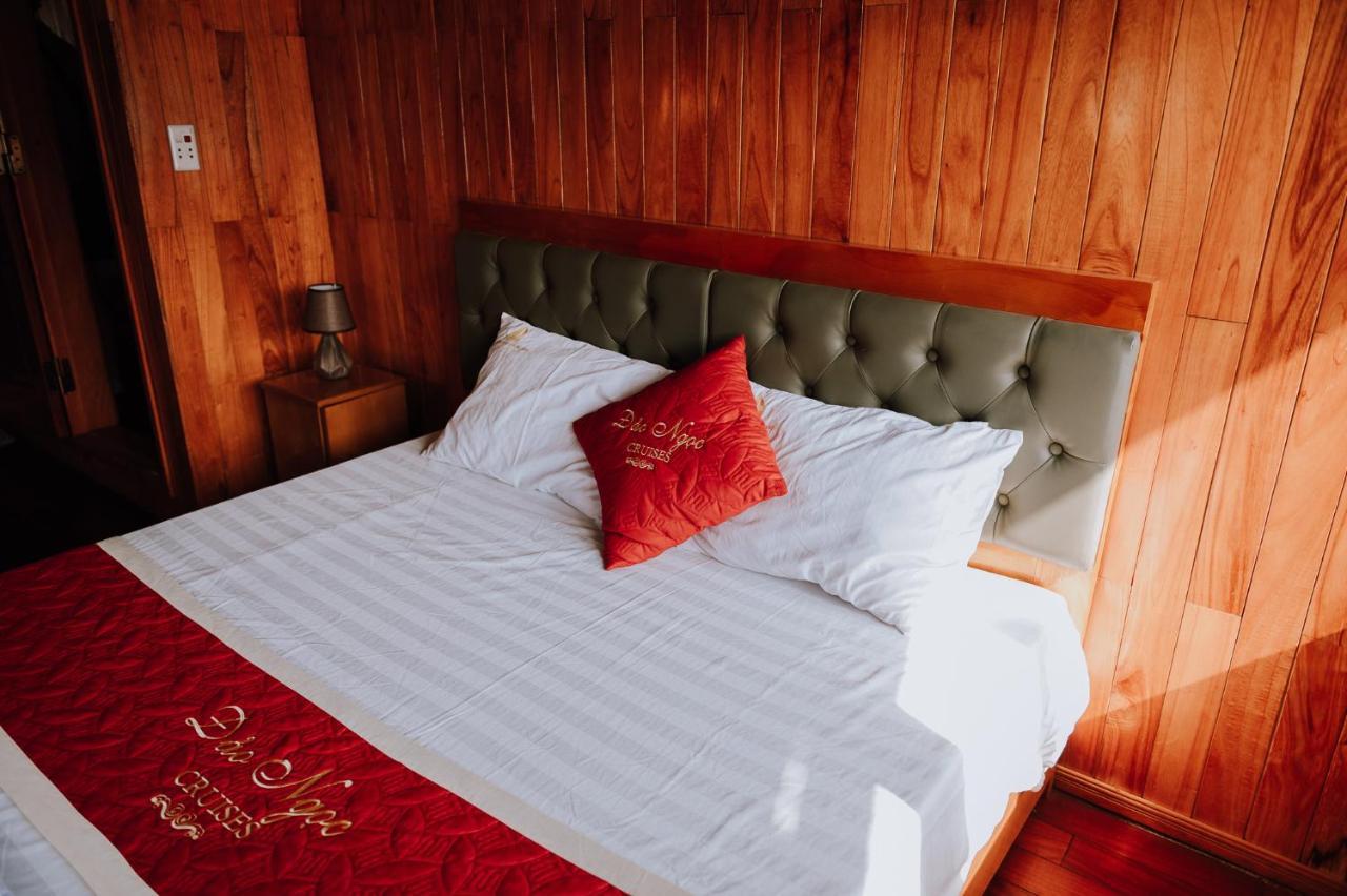 Cat Ba Bay Cruises Botel 2*