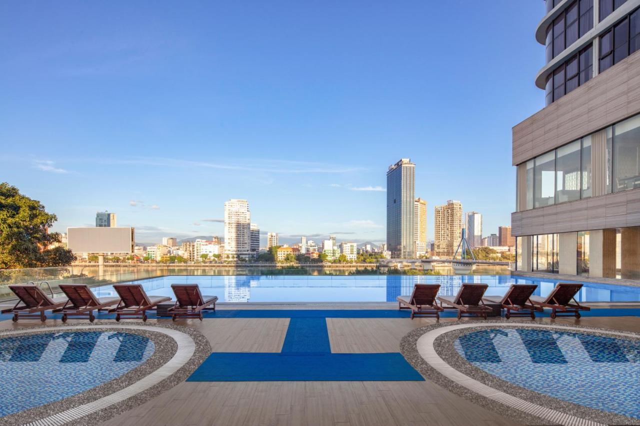 Melia Vinpearl Riverfront 5* Da Nang