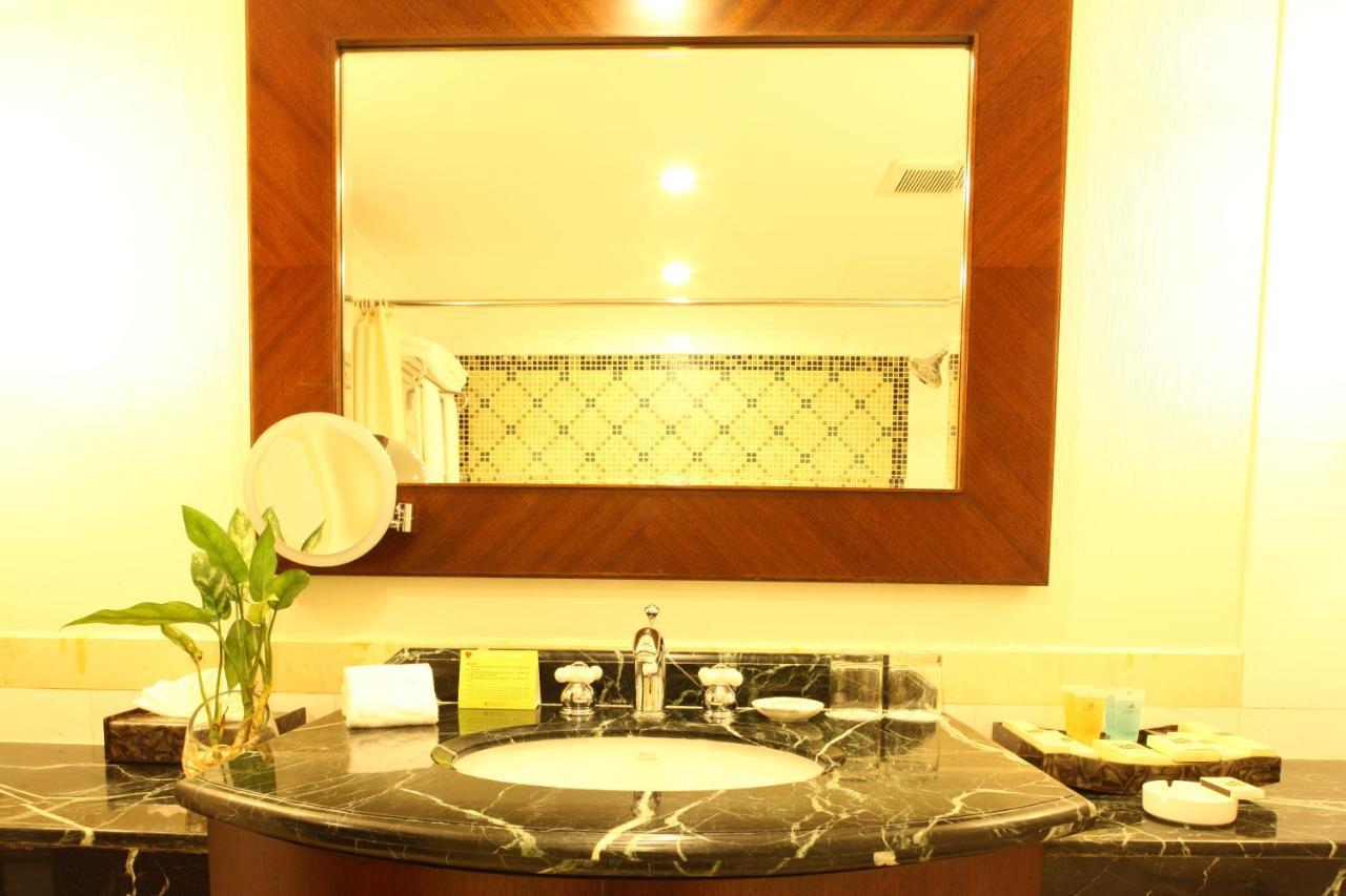 Khách sạn Khach San Quoc Te Loi Lai - Li Lai International 5*