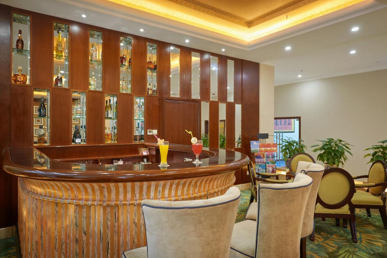 Khách sạn Khach San Quoc Te Loi Lai - Li Lai International 5*