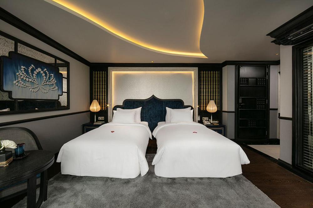 Lapinta Boutique Cruises  4*