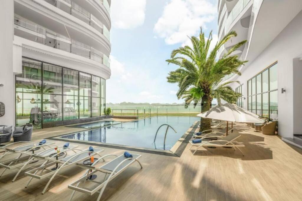 Luxury With Gorgeous View To Bay * Ha Long