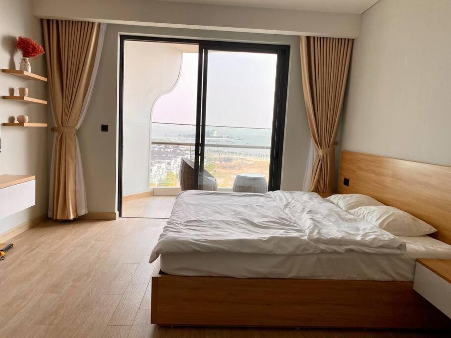 Apartment Luxury With Gorgeous View To Bay Ha Long