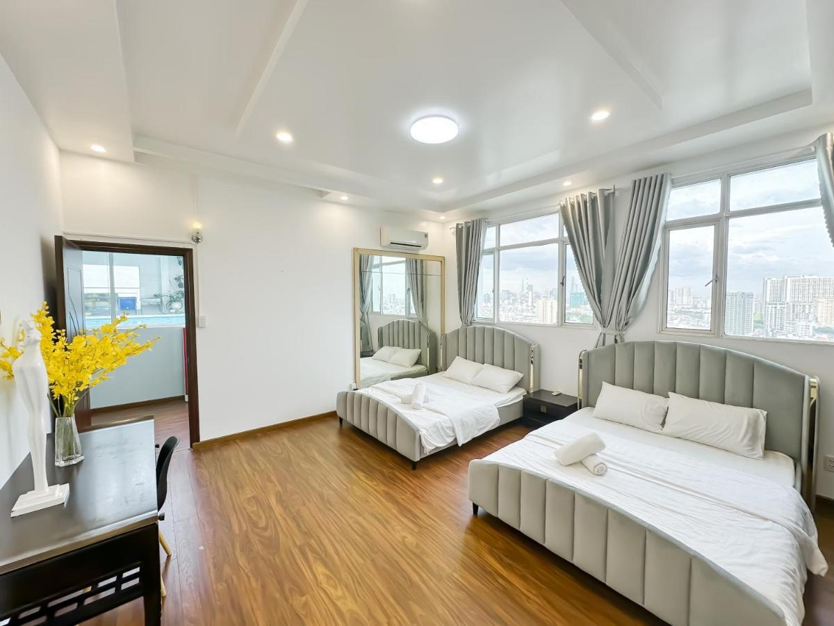 White Penthouse-rooftop Pool Private -central Apartment Ho Chi Minh City