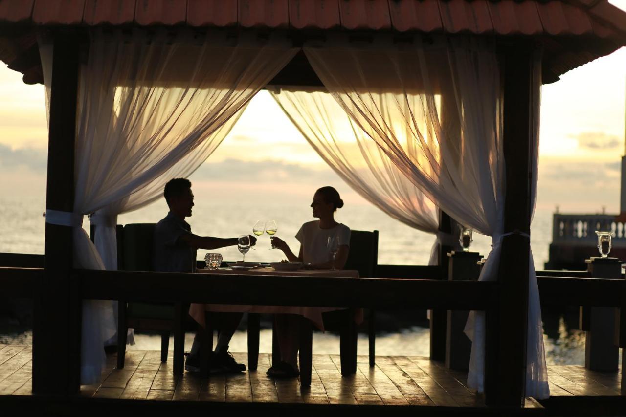 Sea Sense Resort 4*