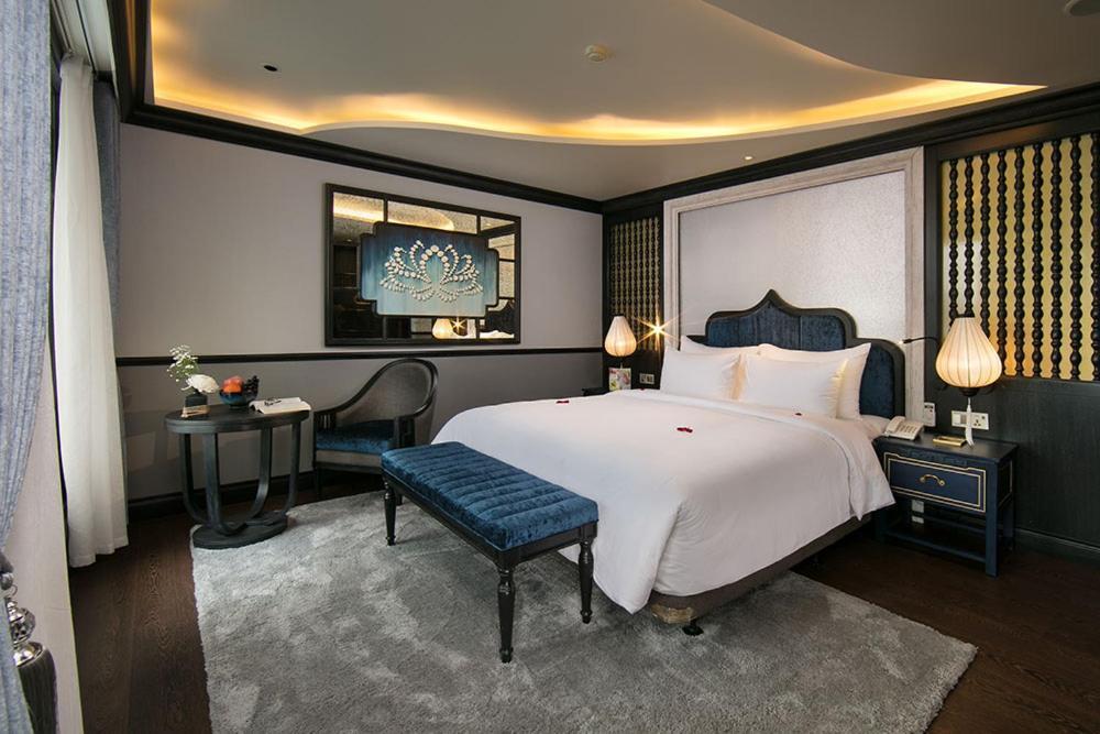 Lapinta Boutique Cruises 4*
