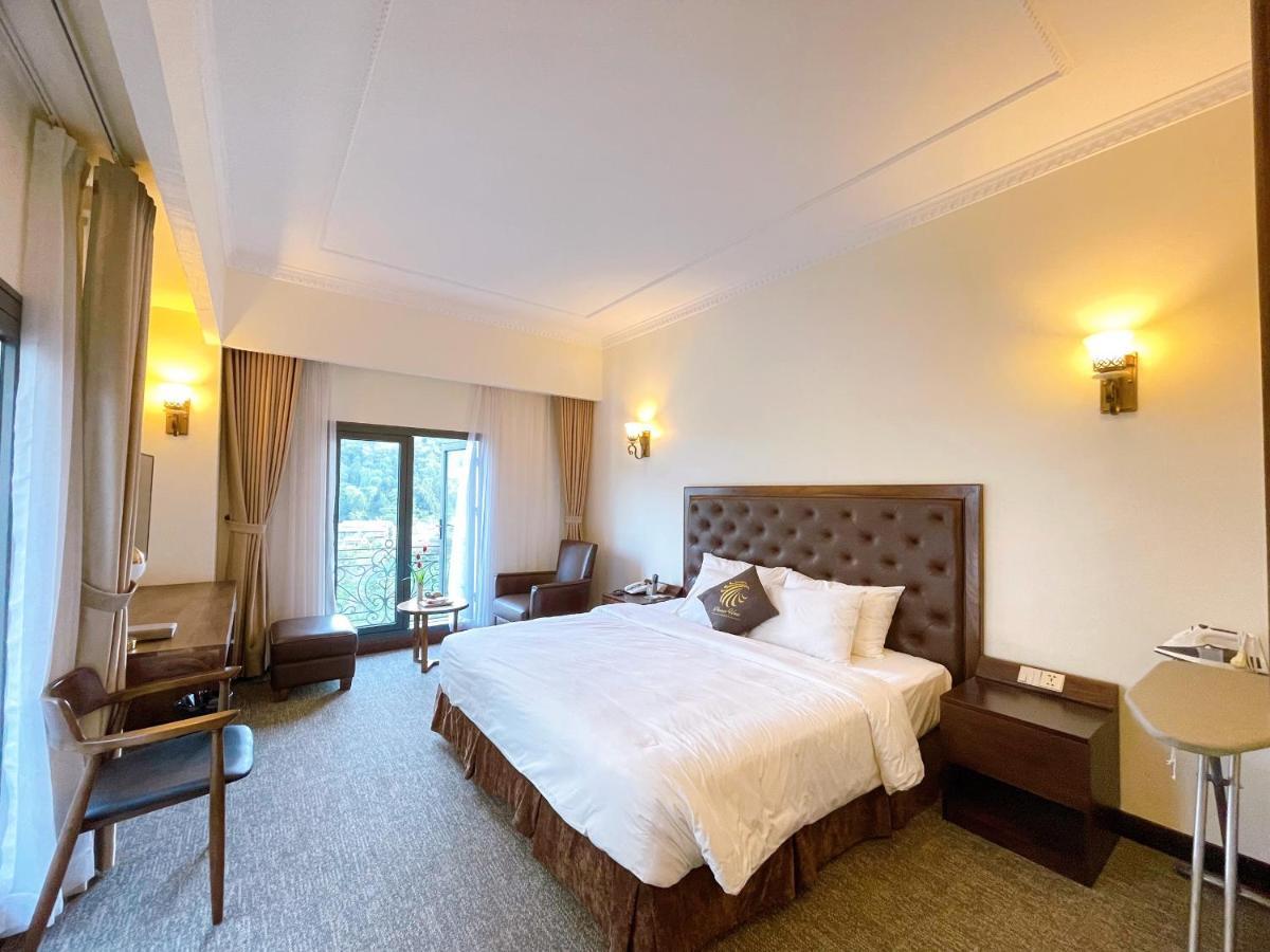 Hotel Phoenix 4*