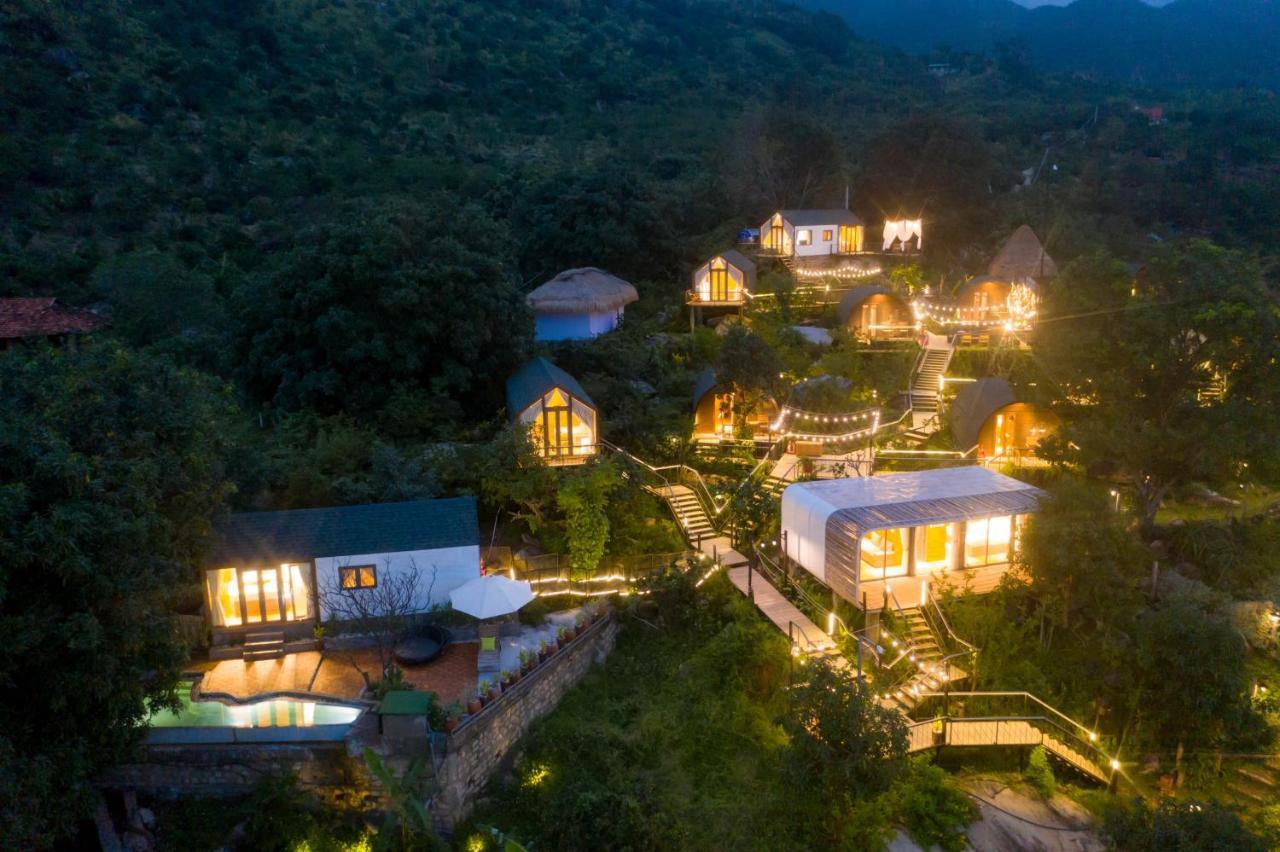 Long Hill Bai Xep & 3*
